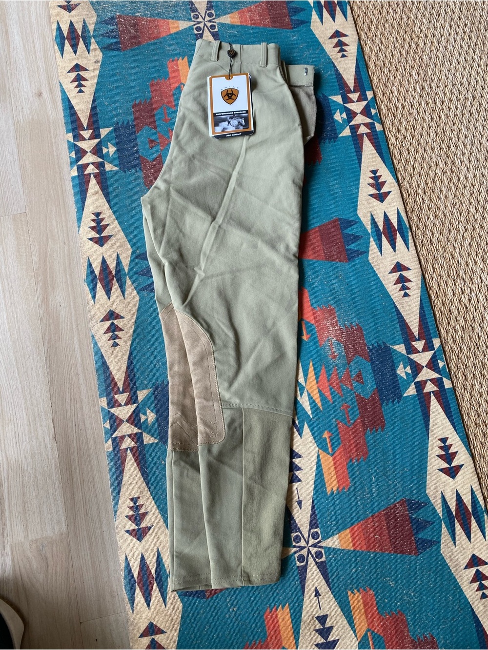 Ariat 28L breeches NWT